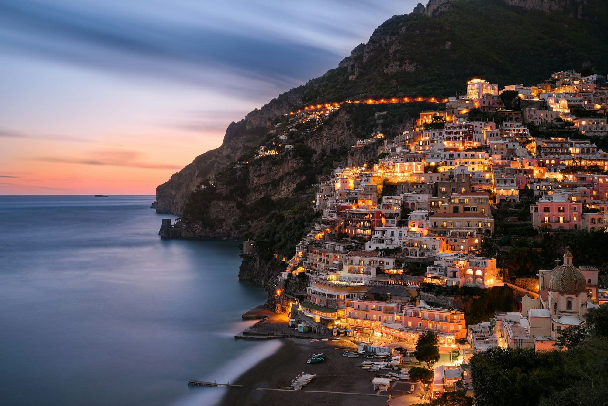 Côte italienne au coucher du soleil